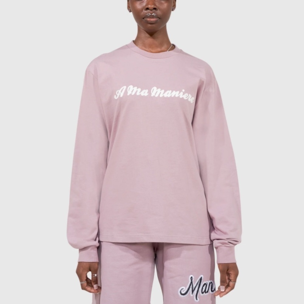 A MA MANIERE AMM Embroidered Script Long Sleeve Sweatshirt in Mauve Sz L